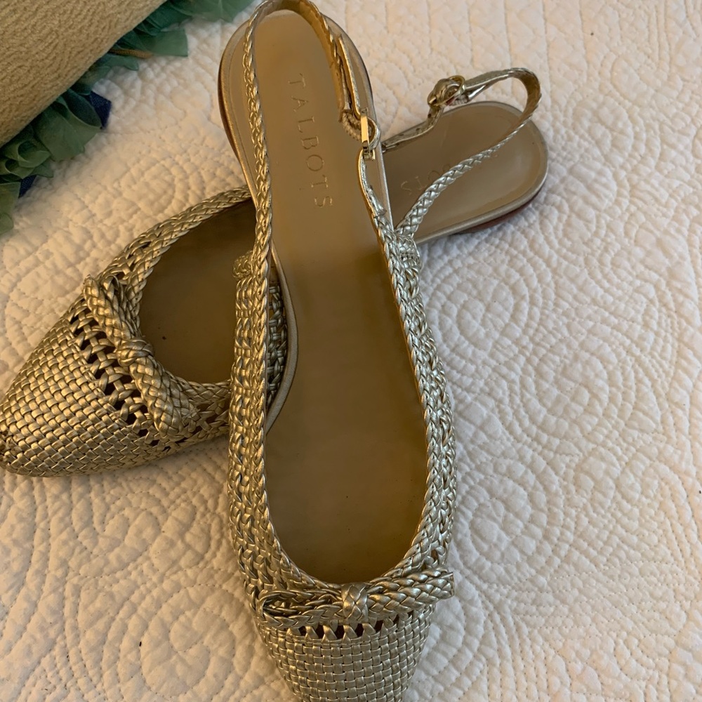 Talbots 9 Gold Woven Slingbacks